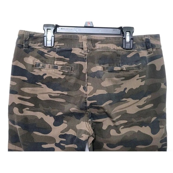 Sanctuary Camoflague Pants Women's Size 26 Mid Rise Skinny Flat Front Casual - Picture 4 of 9